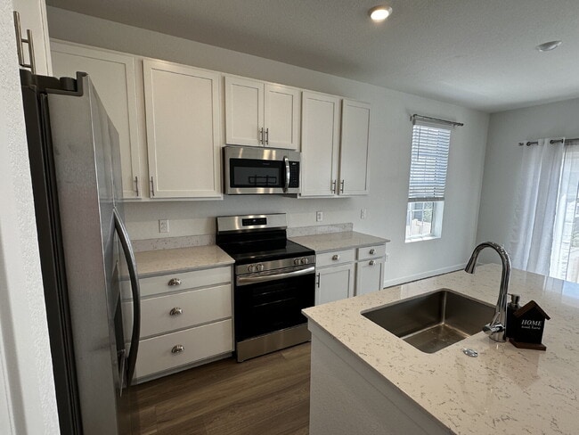 Building Photo - **AVAILABLE NOW!! Age 55+ Gated Community ...