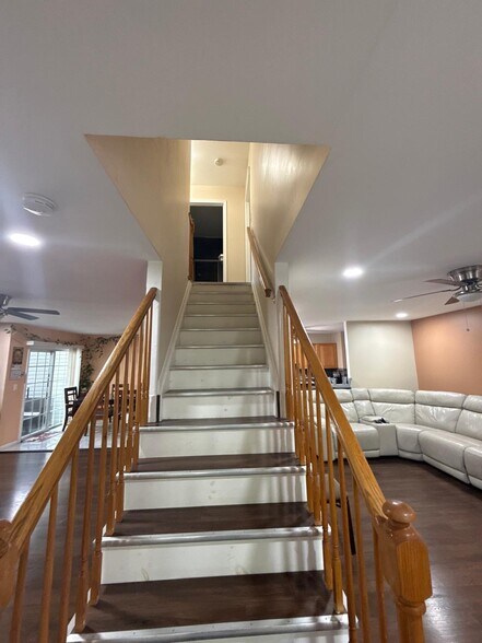 Building Photo - 427 Lackland Ave