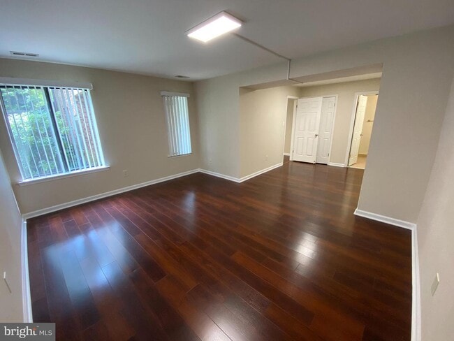 Building Photo - 802 Mountainview Dr