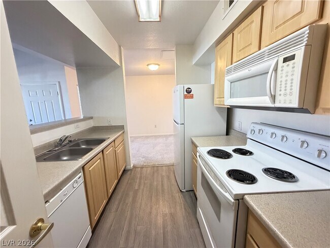 Building Photo - 6955 N Durango Dr