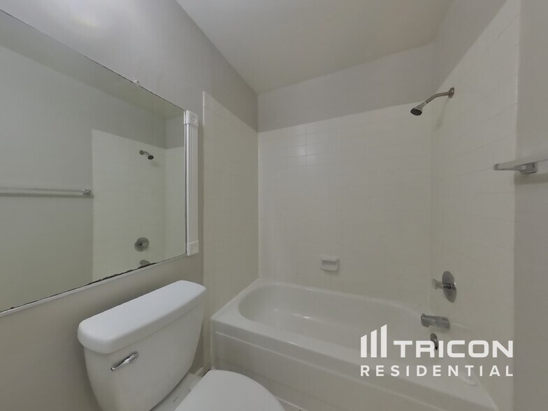 Building Photo - 119 Catalpa Ln