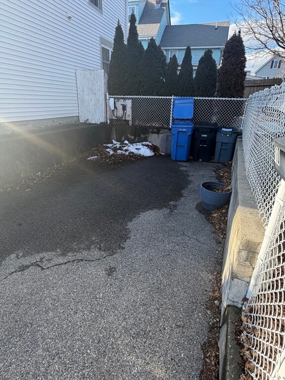 Building Photo - 310 Lowell St