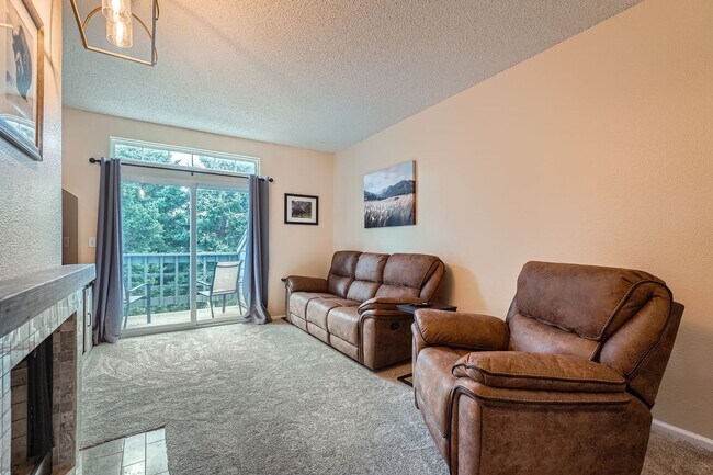 Building Photo - 7430 Singing Hills Dr
