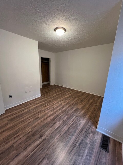 Building Photo - 616 Evergreen Ave