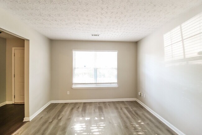Building Photo - 1120 Eatonton Way