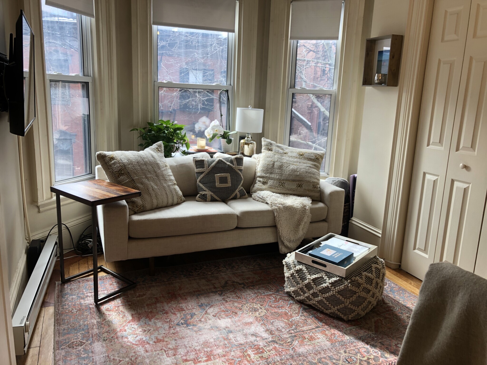 *Pictures are representative samples of the advertised unit. In some cases, the actual units you to - 55 Dwight St