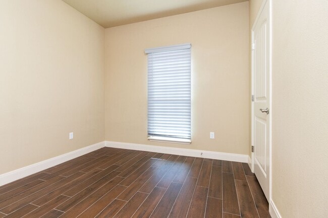 Building Photo - 9635 Mossberg St