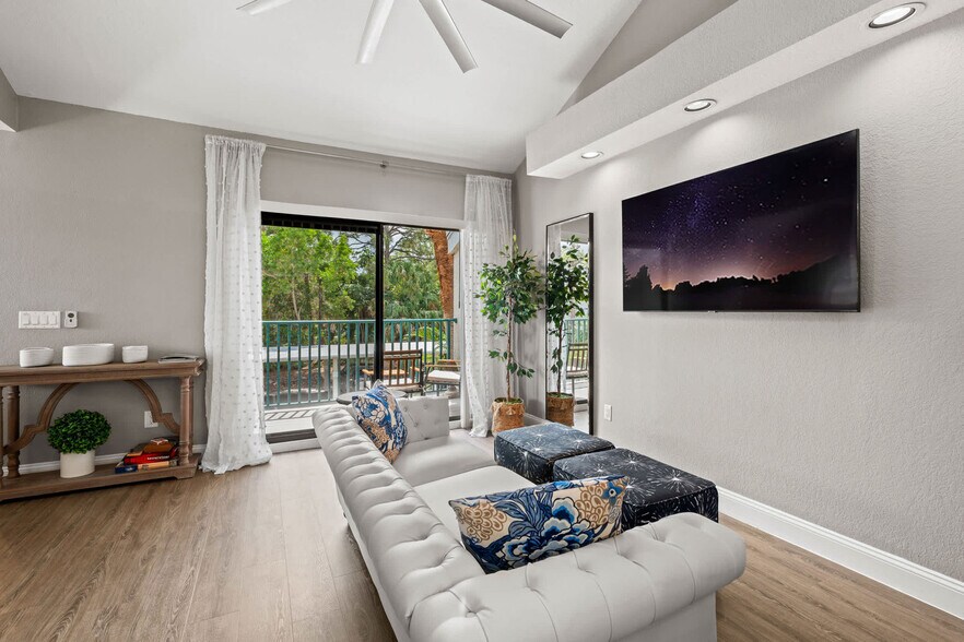 Building Photo - 50 Emerald Woods Dr