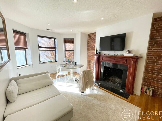 Building Photo - 73 Gainsborough St