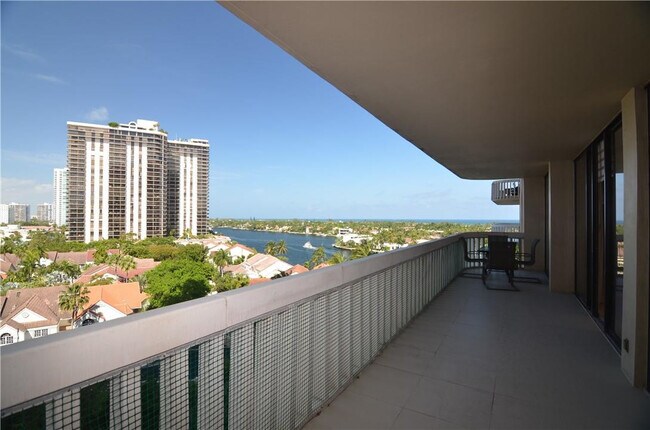 Building Photo - 19355 Turnberry Way