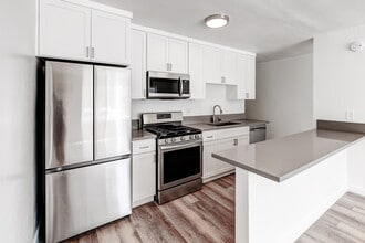 Building Photo - Casa Dorado