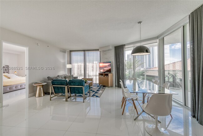 Building Photo - 250 Sunny Isles Blvd