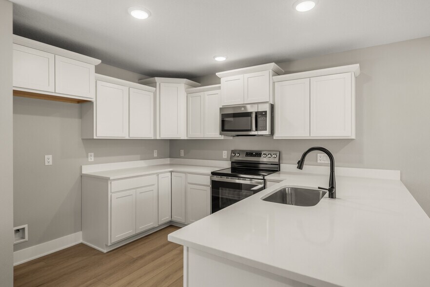 Building Photo - 2395 Emma Ave