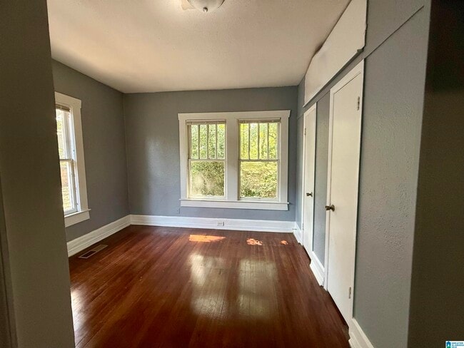 Building Photo - 2335 20th Alley N