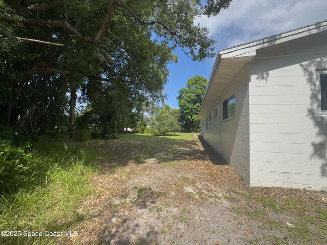 Building Photo - 728 Lund Ct