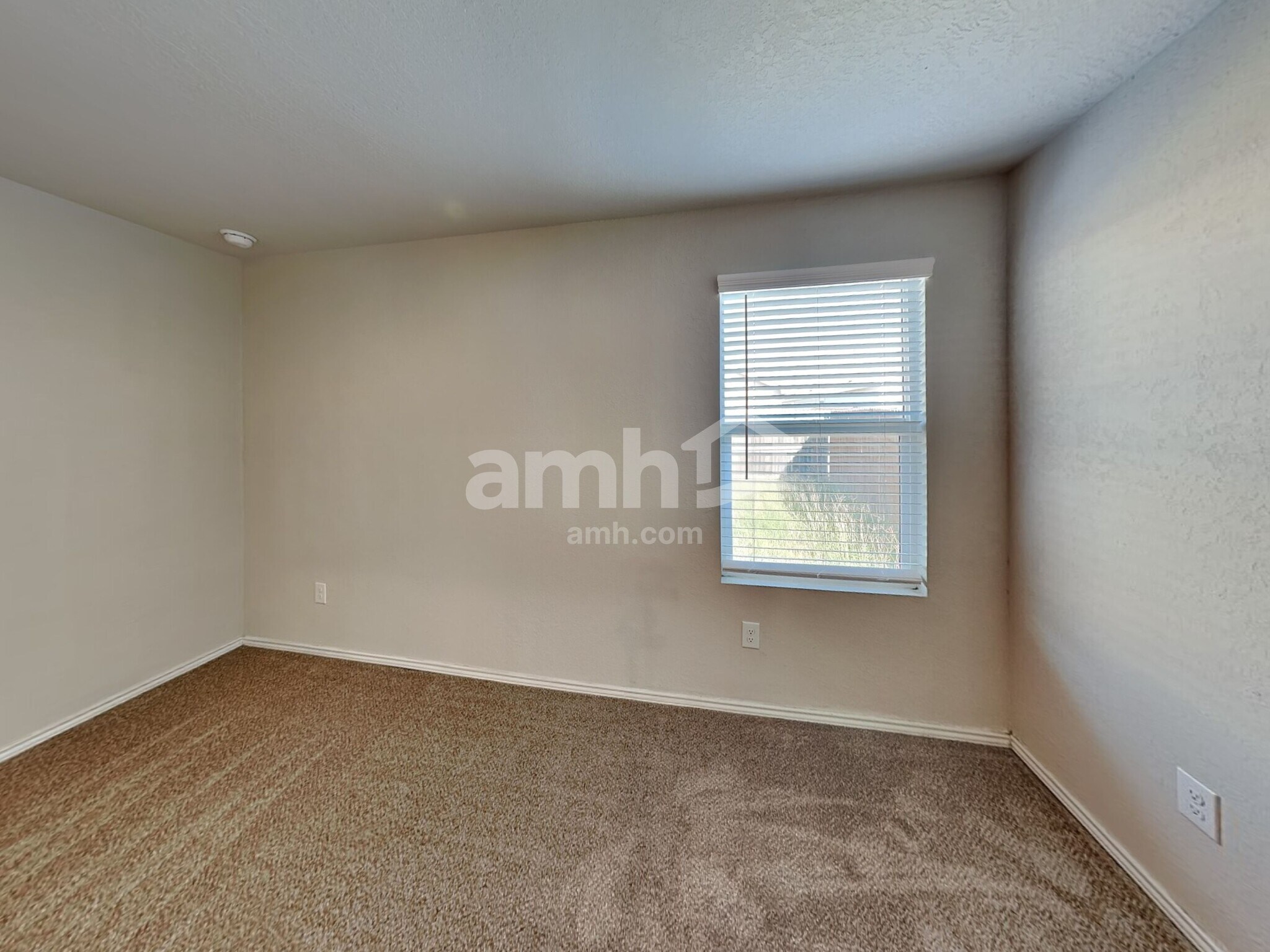 Building Photo - 10419 Varmus Dr