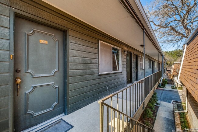 Building Photo - 1045 Shook Ave