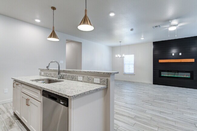 Building Photo - Brand new townhomes in Frenship East!