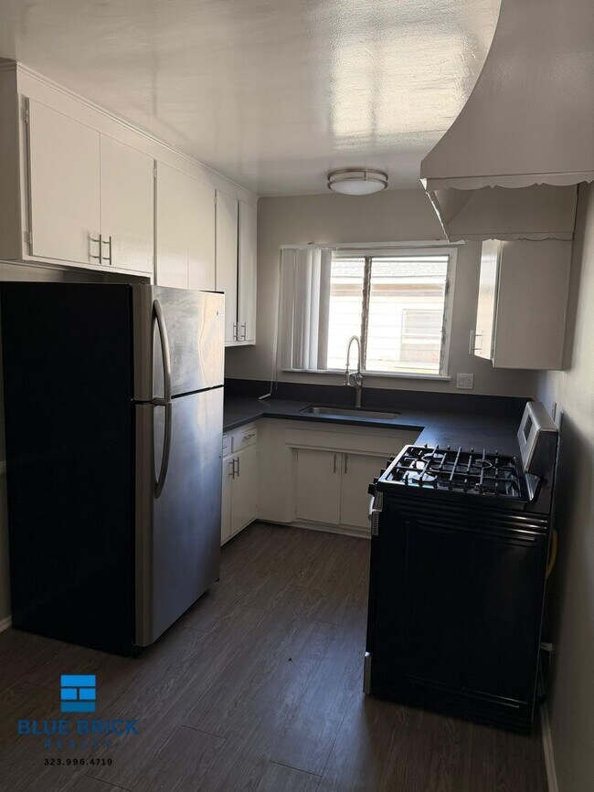 Building Photo - 5315 Whitsett Ave