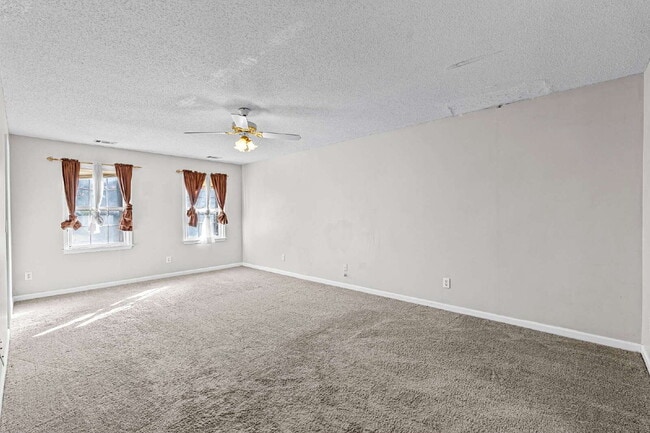 Building Photo - Three Bedroom Rental directly next to Arnall Middle School