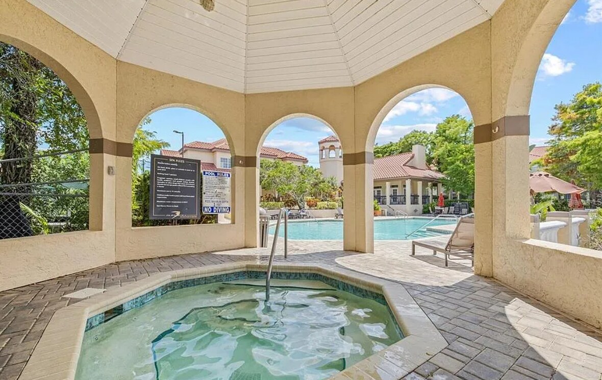 Building Photo - 2400 Feather Sound Dr