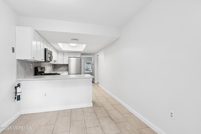 Building Photo - 357 Minstrel Ct