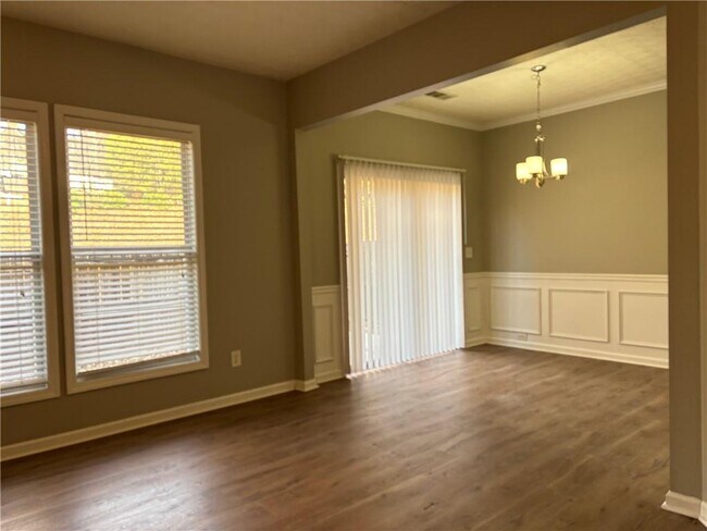 Building Photo - 303 Barberry Pl