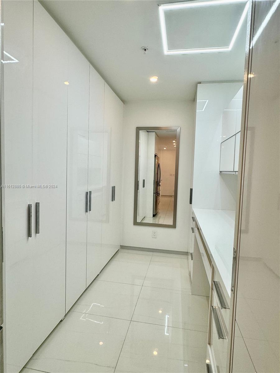 Building Photo - 3001 S Ocean Dr