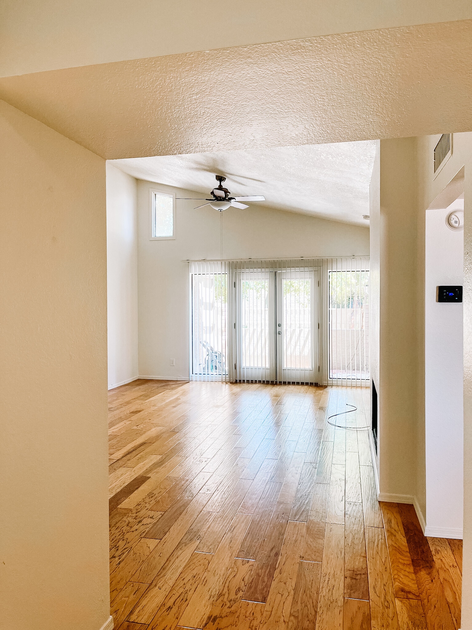 View of living/dining area and back patio french doors - 1915 N Scovel St