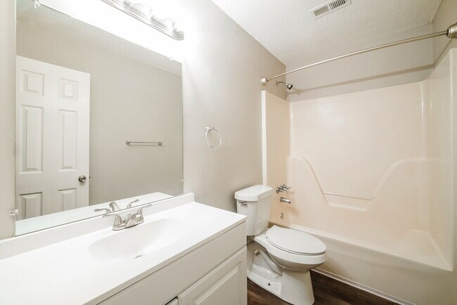 Building Photo - 4891 Country Cove Way