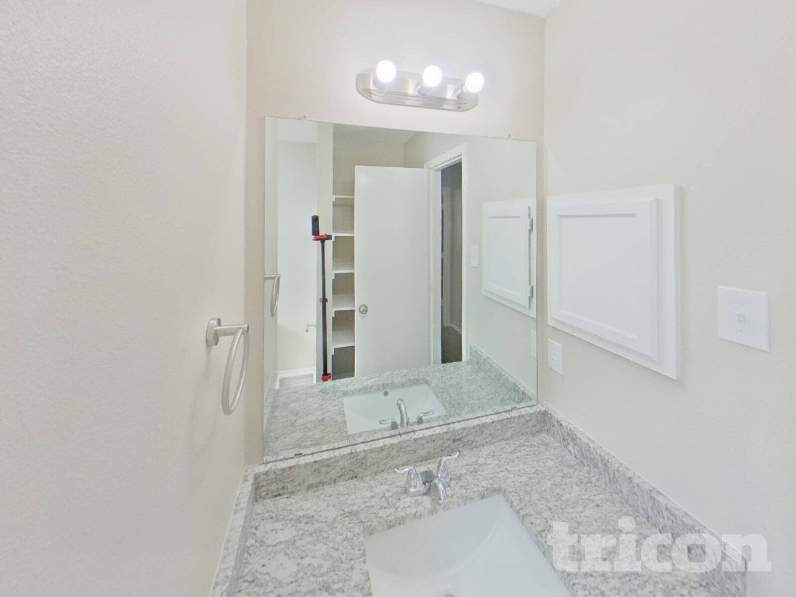 Building Photo - 8406 Americas Cup