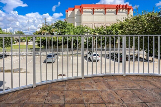 Building Photo - 1555 N Treasure Dr