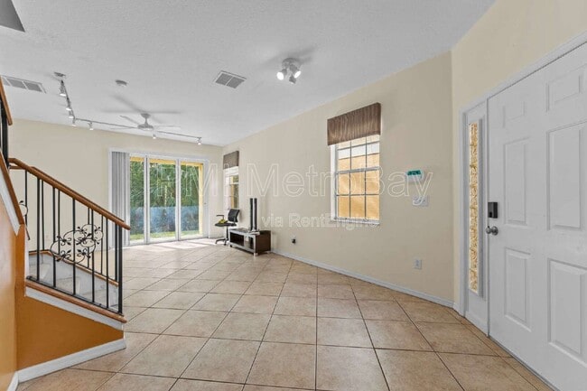 Building Photo - 1938 Fiesta Ridge Ct