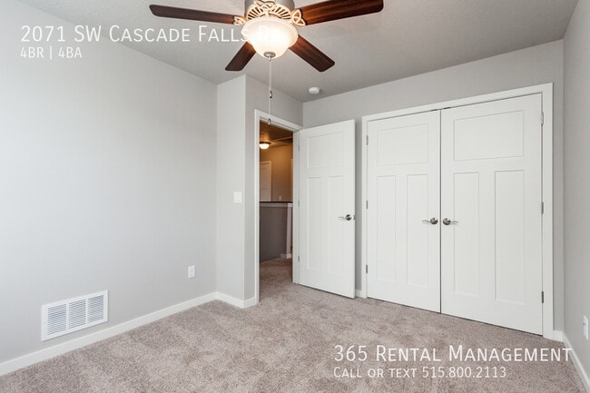 Building Photo - 2071 SW Cascade Falls Dr
