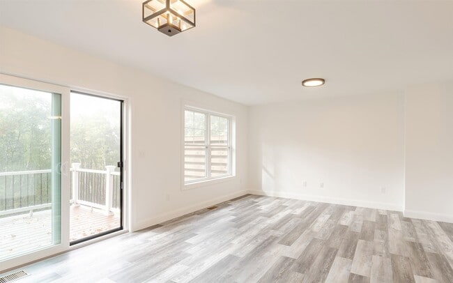 Building Photo - 359 Monadnock St