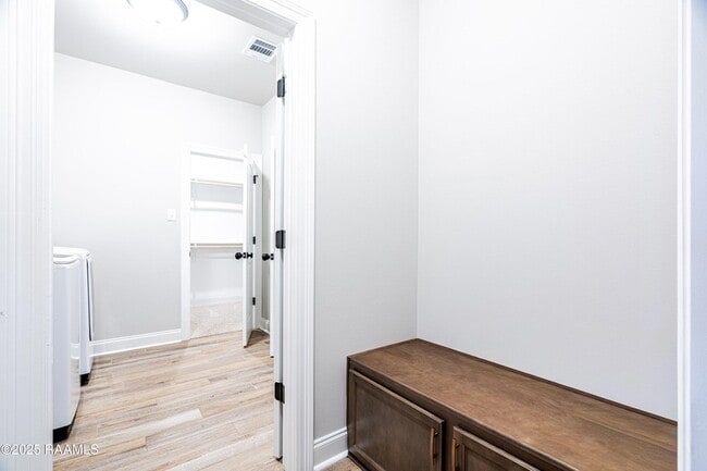 Building Photo - 102 Jubilation St