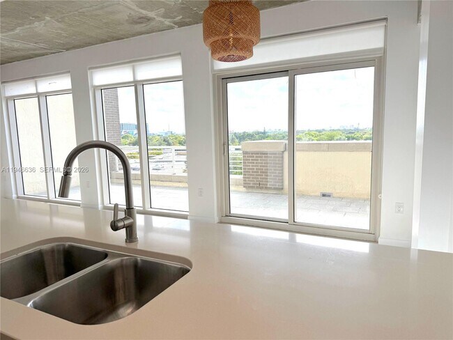 Building Photo - 3250 NE 1st Ave