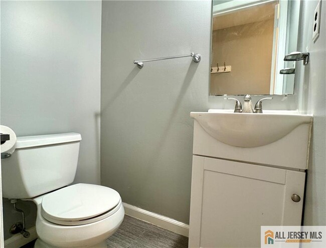 Building Photo - 7 Boyard Ct