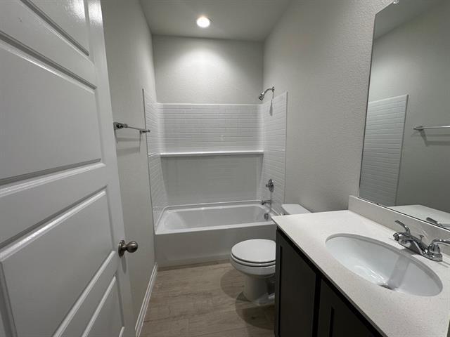 Building Photo - 1613 Edgeway Dr