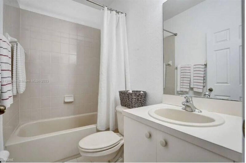 Building Photo - 1212 Santa Catalina Ln