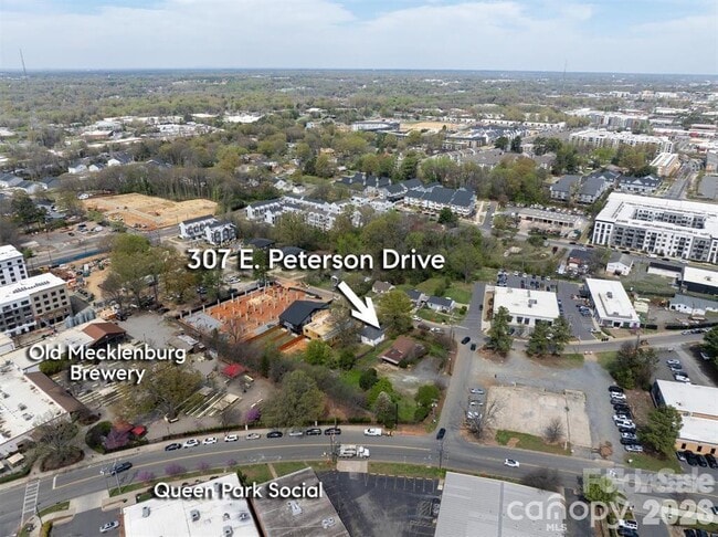Building Photo - 307 E Peterson Dr