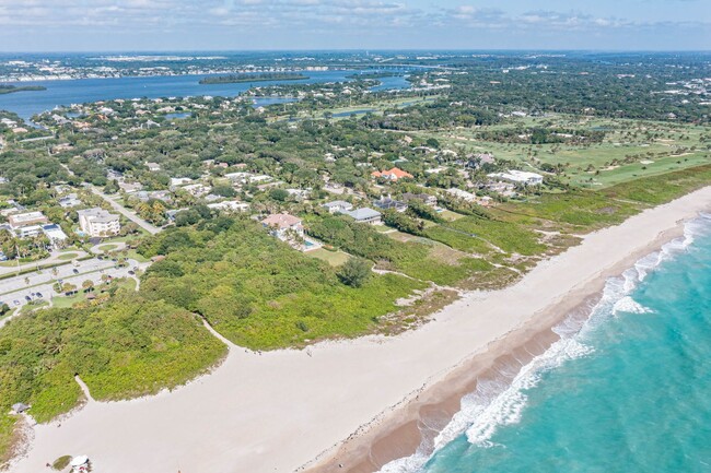 Building Photo - 2/2 on Ocean Drive