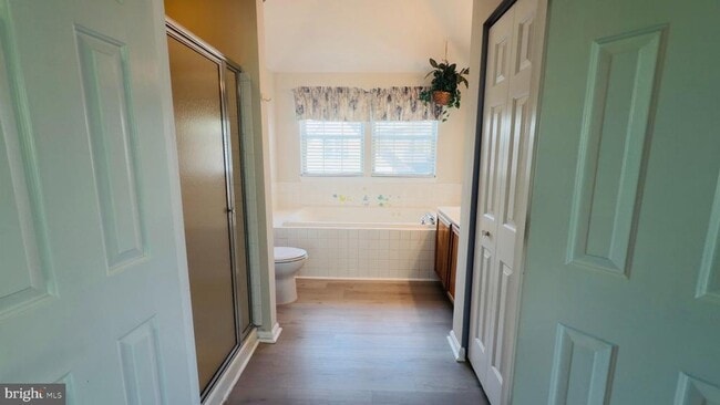 Building Photo - 6615 Buskin Ln