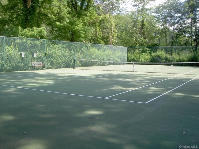 Building Photo - 327 N Greeley Ave