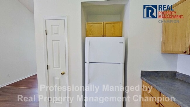 Building Photo - 3 BD/2BA Home in Azalea Trace w/Fenced Backyard and Exciting Updates Underway!