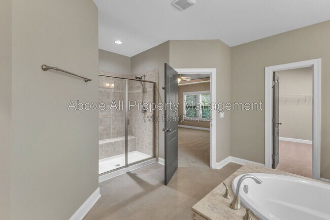 Building Photo - 8313 Henderson Rd