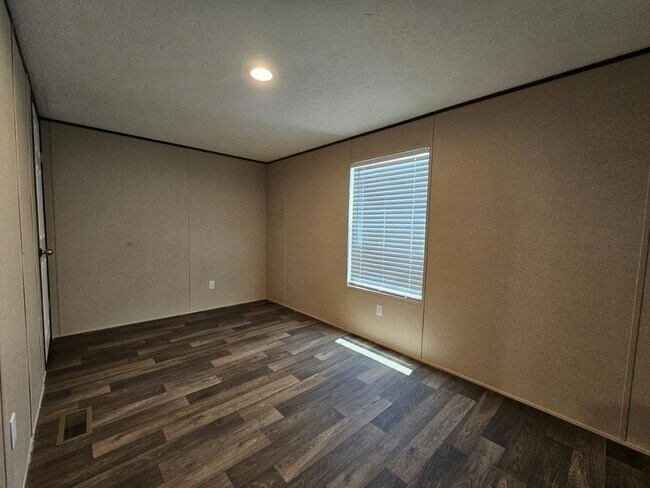 Building Photo - 1082 Myakka Dr