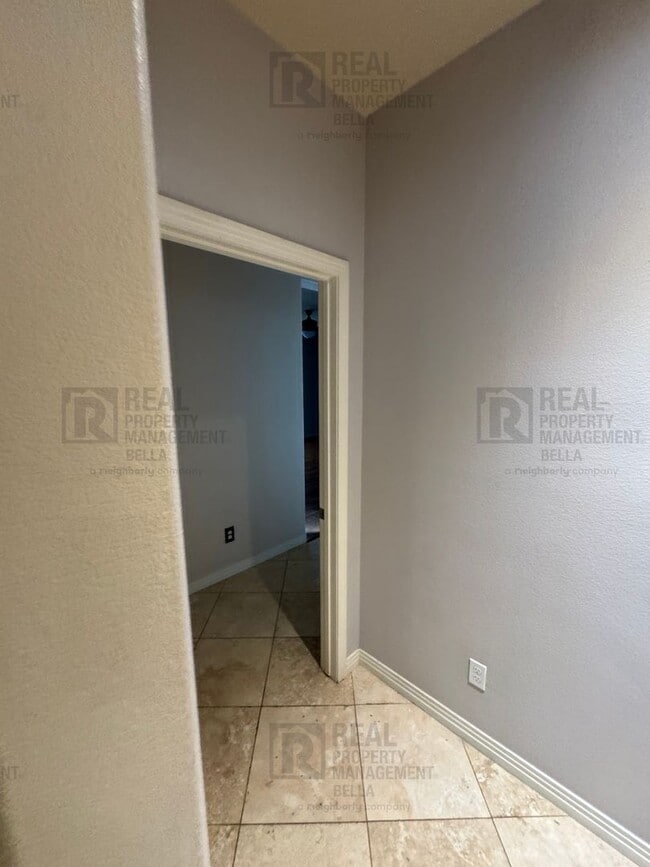 Building Photo - Modern Comfort Meets Resort Living – Gorgeous Single-Story in The Lakes Community