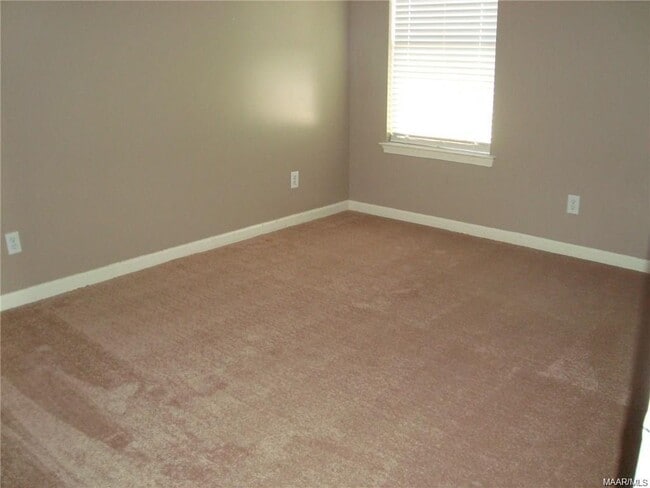 Building Photo - 6646 Ridgeview Ln