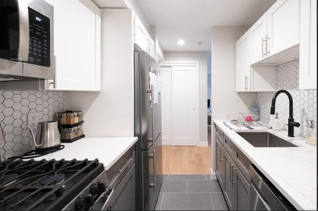 Building Photo - 2 bedroom in Boston MA 02118